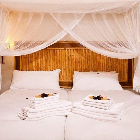 ホテル Halali Camp Etosha エクステリア 写真