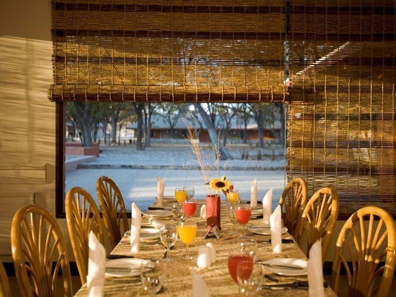 ホテル Halali Camp Etosha エクステリア 写真
